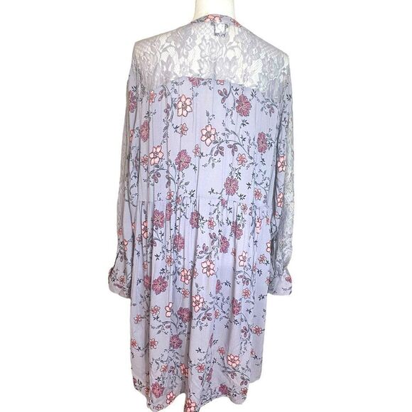 Torrid Wm’s Sz 4 Light Gray Purple Floral Lace Textured Boho Hi Lo Tunic Blouse - Picture 5 of 6
